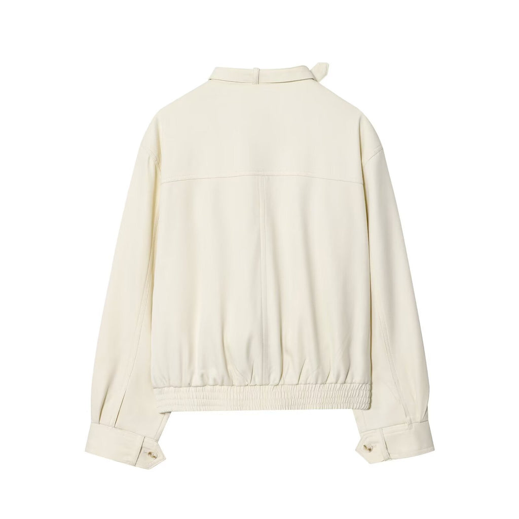 Zweiteiliger Hosenanzug mit einreihiger Jacke und lockerer Hose