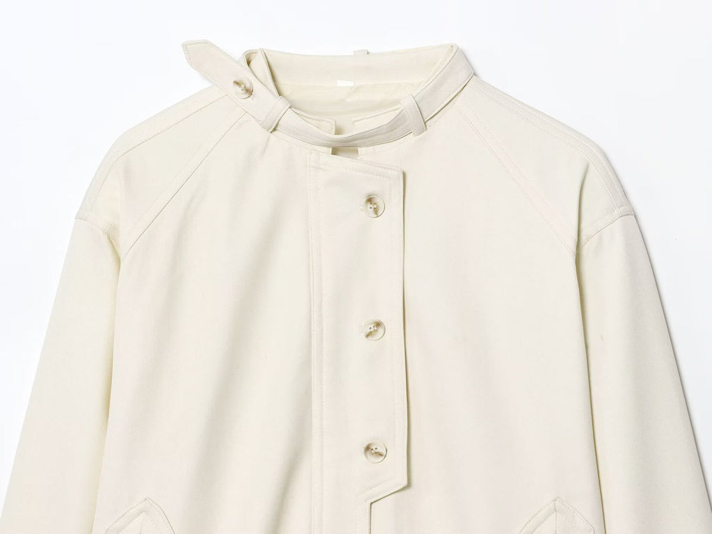 Zweiteiliger Hosenanzug mit einreihiger Jacke und lockerer Hose